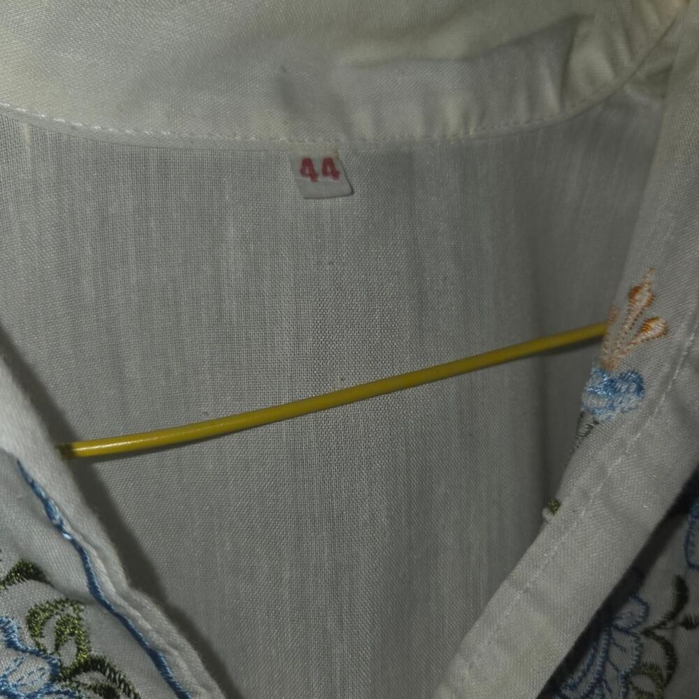Vintage Cottagecore Embroidered Linen-Blend Blouse | Size 44 (Medium/Large - Picture 4 of 8